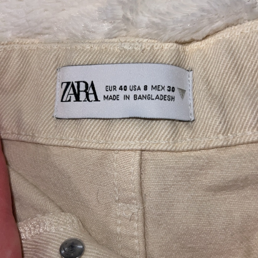 Zara Shorts - Picture 2 of 3